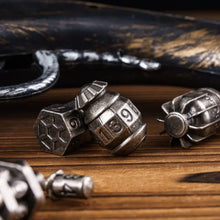 Charger l'image dans la galerie, Ensemble de dés polyédriques en acier usé au combat pour donjons et dragons