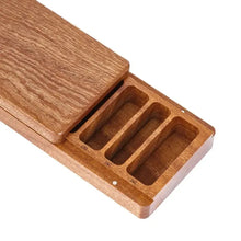 Charger l'image dans la galerie, Coffre du Maître : Boîte à Dés en Bois de Sapele
