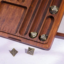 Charger l'image dans la galerie, Boîte de rangement en bois pour dés d'aventurier classique