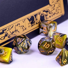 Charger l'image dans la galerie, Stingstrike Yellow & Black Blend Dice Set for Dungeons & Dragons