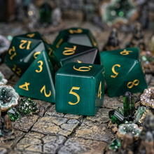 Charger l'image dans la galerie, jade gemstone RPG dice set close up Geekwood
